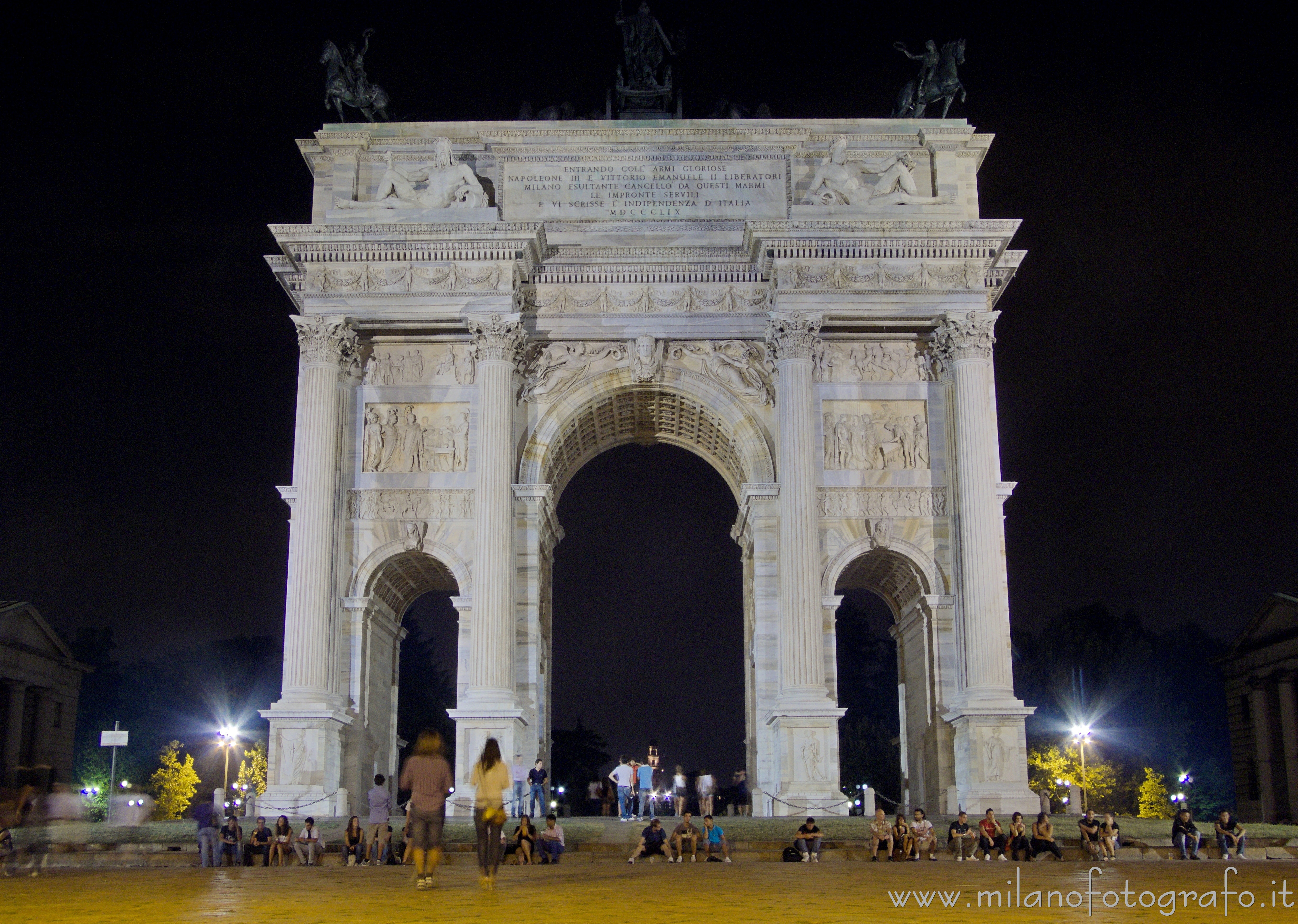 Milan (Italy) - Arch of Peace in the night - Full resolution picture